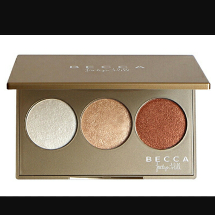 Becca Champagne Glow