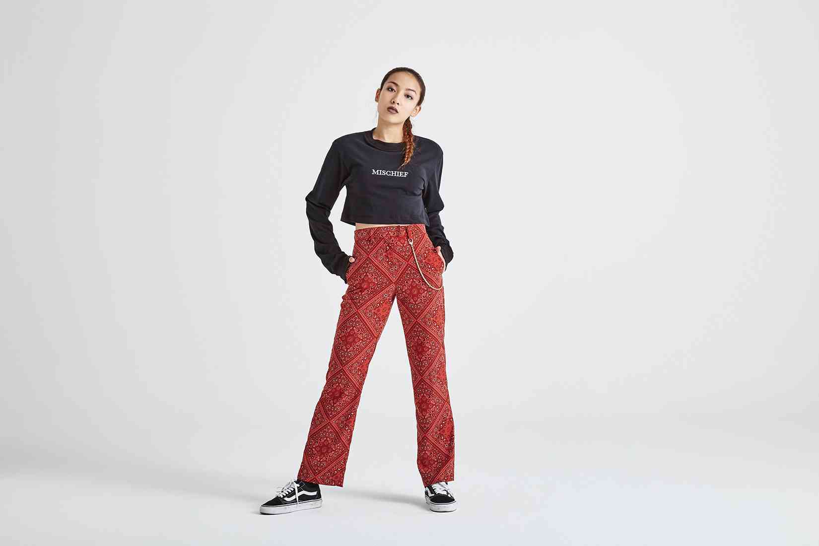 Mischief Cropped Pullover Black