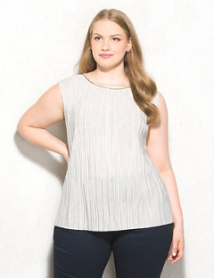 ROZ&ALI PLUS SIZE CHAIN-LINK PIXIE PLEAT SLEEVELESS BLOUSE