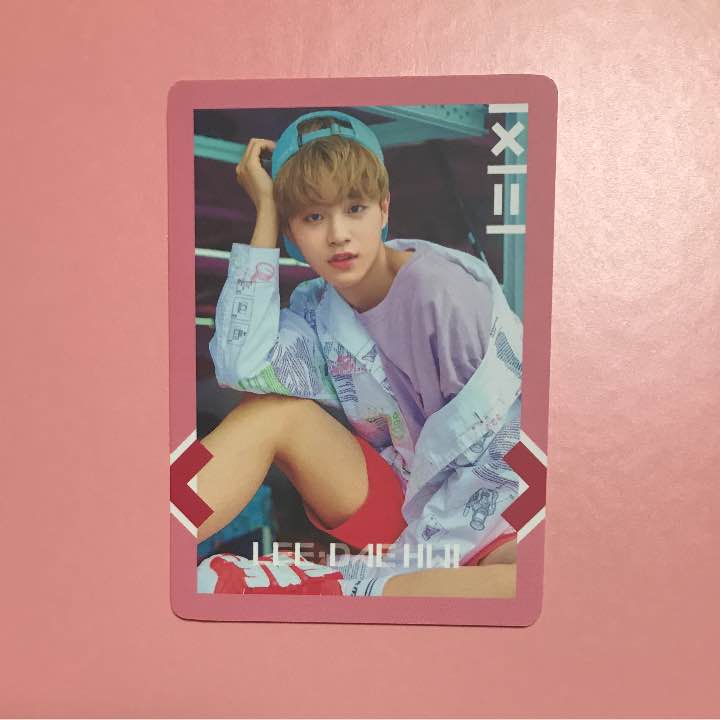 Daehwi Pink ver. photocard