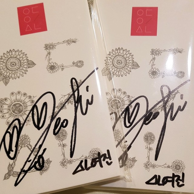 loona yeojin sign