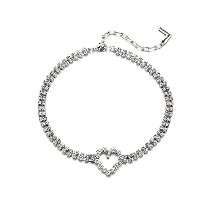 One heart choker necklace