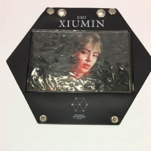 Xiumin Card Stacking Wall Pocket Card