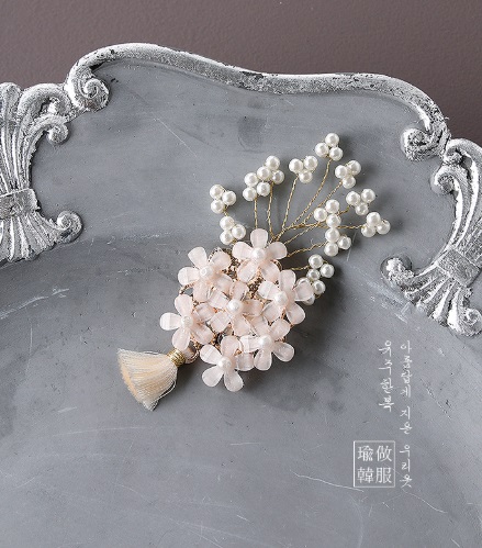 broach pearl