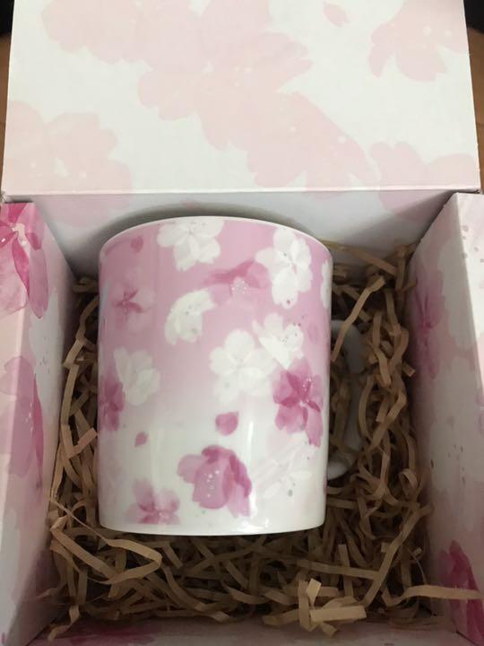 pink and white coffee mug