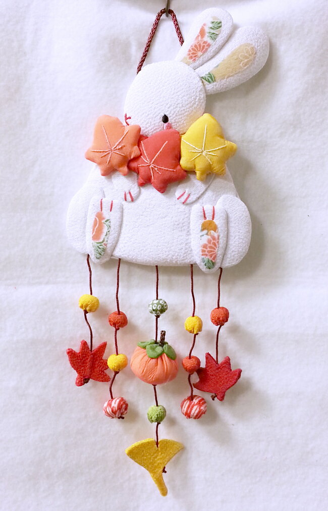 Rabbit with flower buds decoration