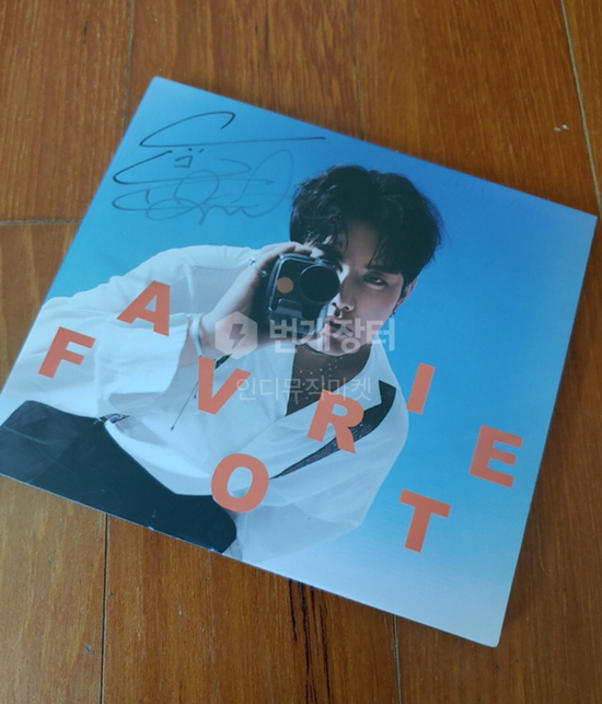 FAVOURITE PROMO SIGNED ALBUM