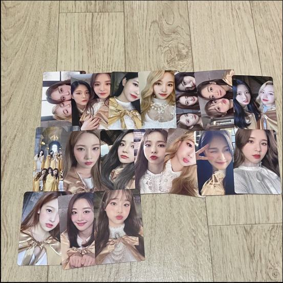 Loona Lightstick Photocards