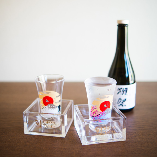 Color changing sake glass set