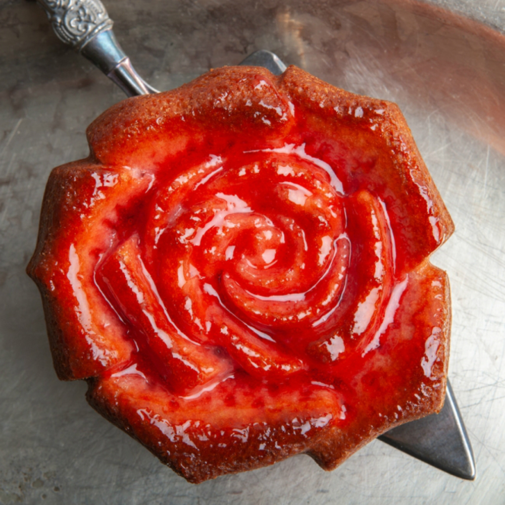 rose cake